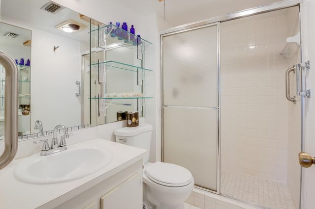 3154 Via Poinciana 116, Greenacres, FL 33467