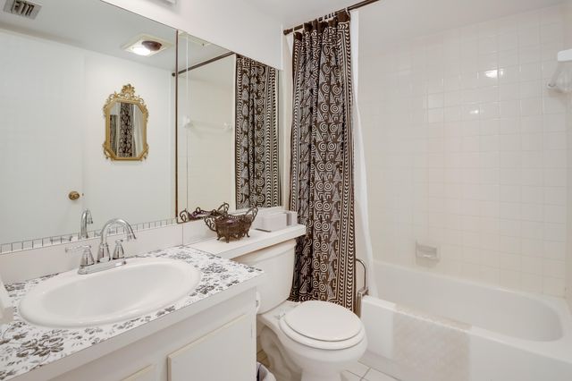 3154 Via Poinciana 116, Greenacres, FL 33467