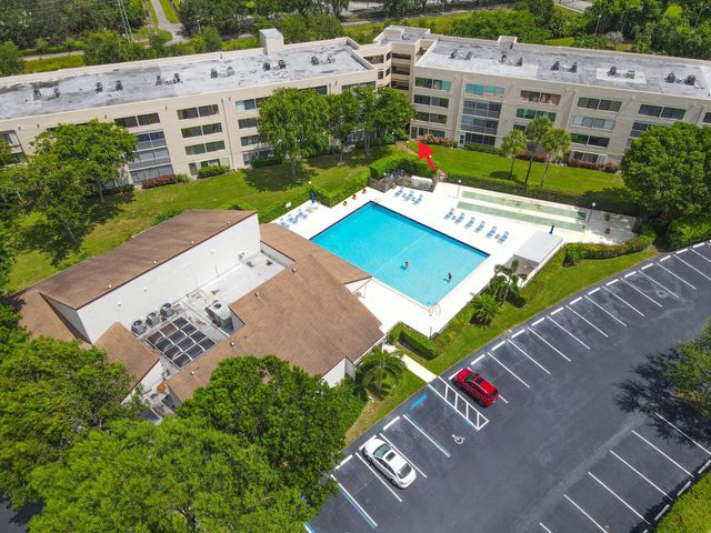 3154 Via Poinciana 116, Greenacres, FL 33467