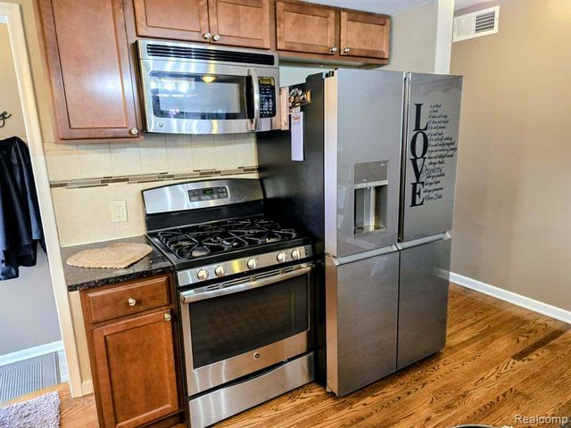 1874 Newman Street, Trenton, MI 48183