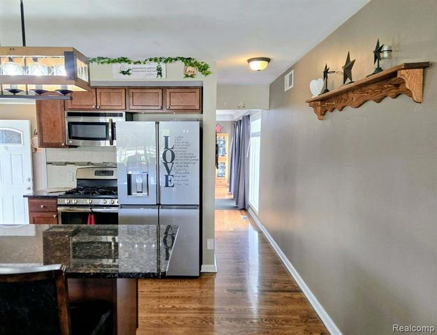 1874 Newman Street, Trenton, MI 48183