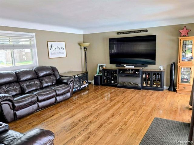 1874 Newman Street, Trenton, MI 48183