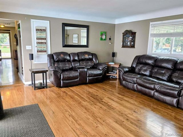 1874 Newman Street, Trenton, MI 48183
