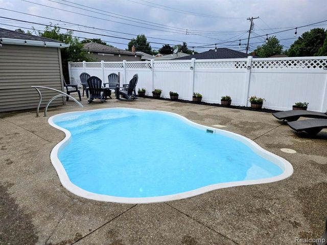1874 Newman Street, Trenton, MI 48183