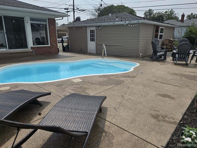 1874 Newman Street, Trenton, MI 48183