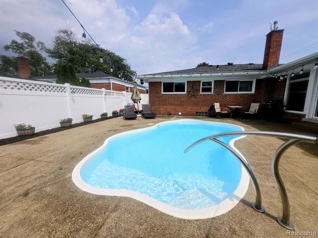 1874 Newman Street, Trenton, MI 48183