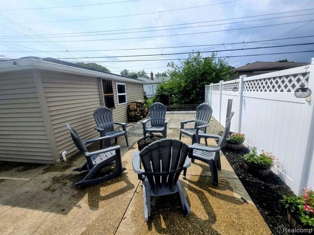 1874 Newman Street, Trenton, MI 48183