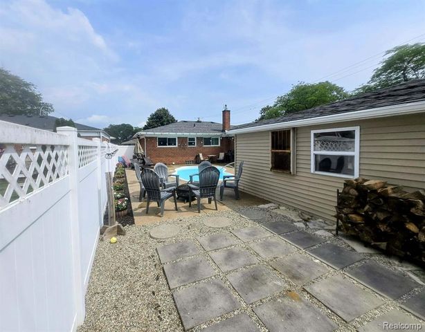 1874 Newman Street, Trenton, MI 48183
