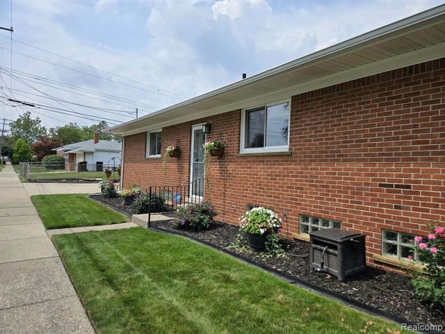 1874 Newman Street, Trenton, MI 48183