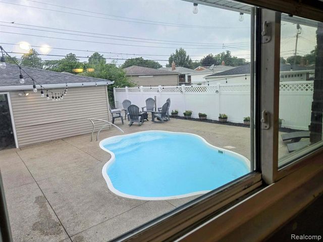 1874 Newman Street, Trenton, MI 48183