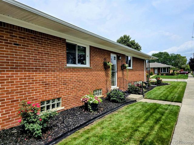 1874 Newman Street, Trenton, MI 48183