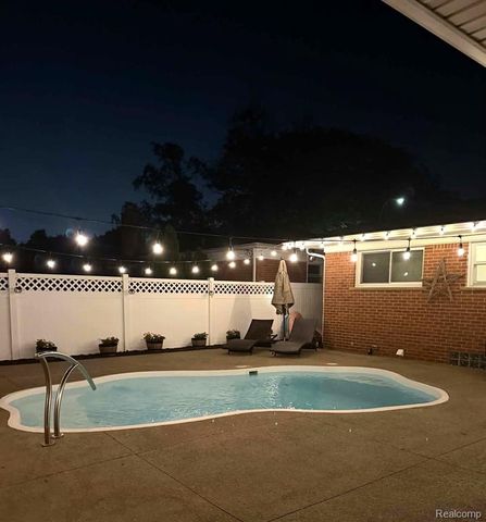 1874 Newman Street, Trenton, MI 48183