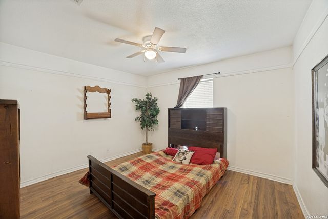 1717 EMBASSY RD, Pleasanton, TX 78064