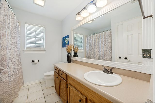 1717 EMBASSY RD, Pleasanton, TX 78064