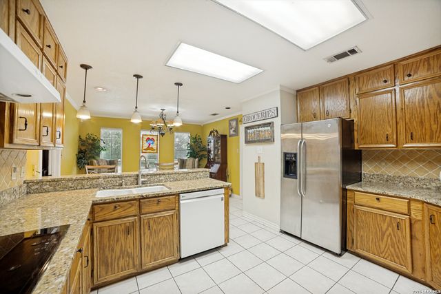 1717 EMBASSY RD, Pleasanton, TX 78064
