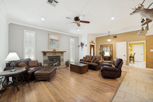 1717 EMBASSY RD, Pleasanton, TX 78064