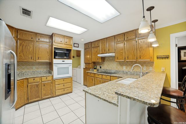 1717 EMBASSY RD, Pleasanton, TX 78064