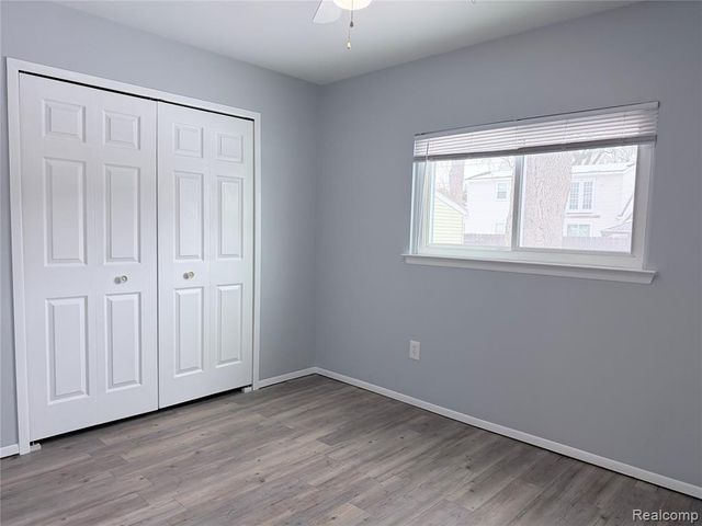 166 W Coy Avenue, Hazel Park, MI 48030