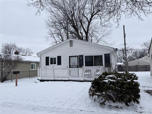 166 W Coy Avenue, Hazel Park, MI 48030