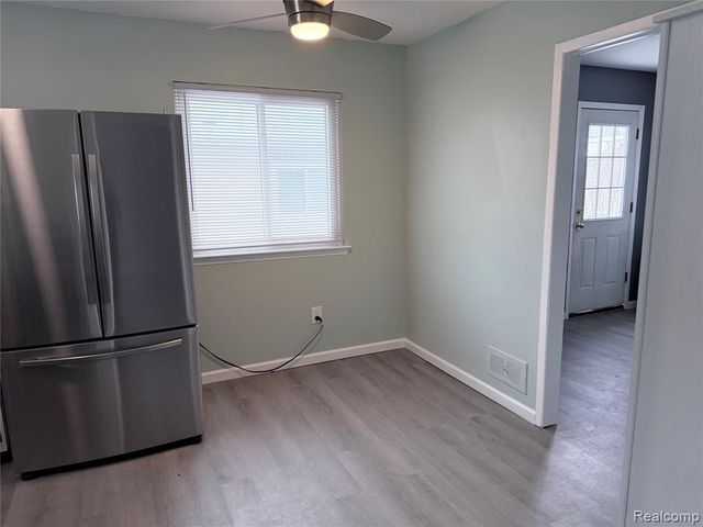 166 W Coy Avenue, Hazel Park, MI 48030