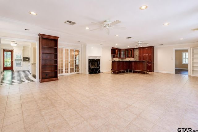 3215 Birdwell, Tyler, TX 75701