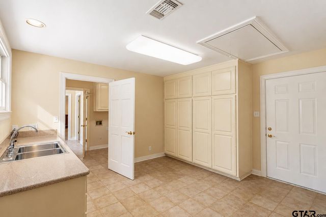 3215 Birdwell, Tyler, TX 75701