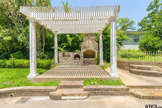 3215 Birdwell, Tyler, TX 75701