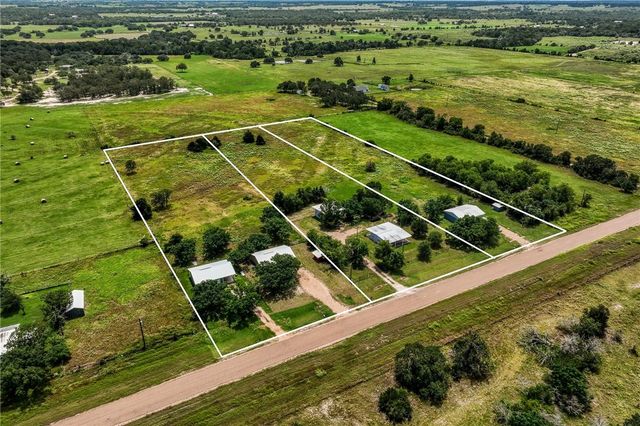 800 Waldeck Road, Ledbetter, TX 78946