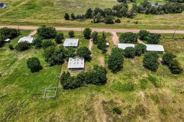 800 Waldeck Road, Ledbetter, TX 78946