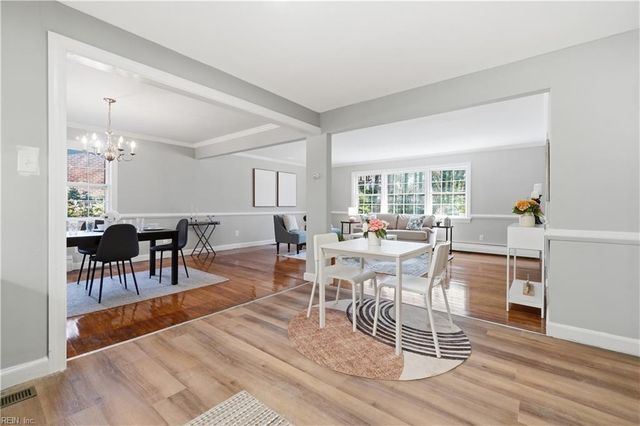 218 Crittenden LN, Newport News, VA 23606