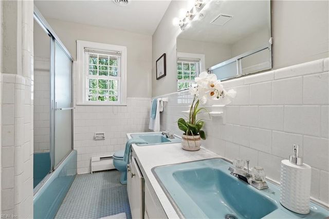 218 Crittenden LN, Newport News, VA 23606