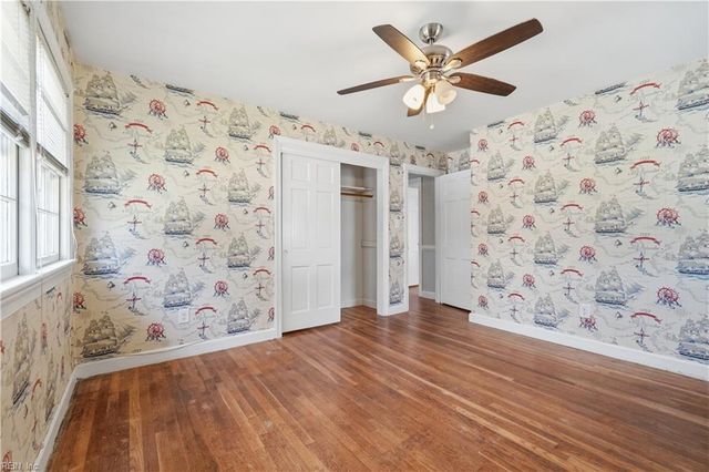 218 Crittenden LN, Newport News, VA 23606