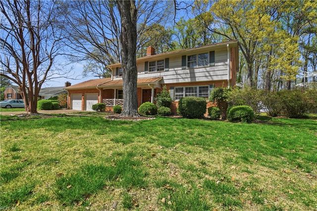 218 Crittenden LN, Newport News, VA 23606