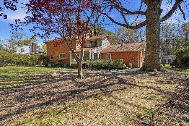 218 Crittenden LN, Newport News, VA 23606