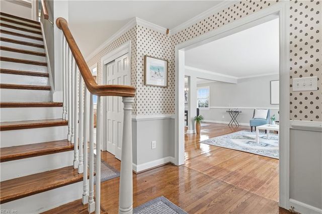 218 Crittenden LN, Newport News, VA 23606