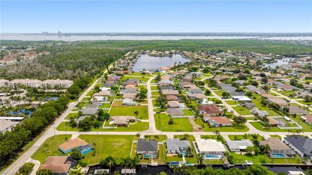 1926 SE 18th AVE, Cape Coral, FL 33990