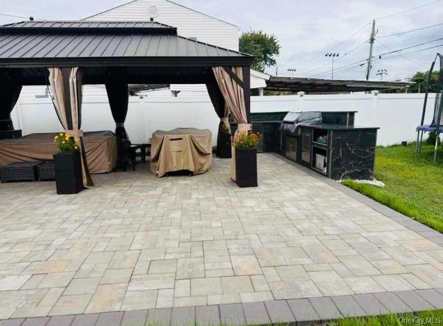 231 3rd Street, Lindenhurst, NY 11757