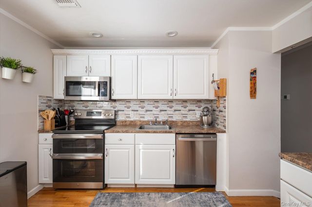 231 3rd Street, Lindenhurst, NY 11757