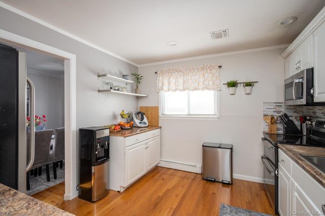 231 3rd Street, Lindenhurst, NY 11757