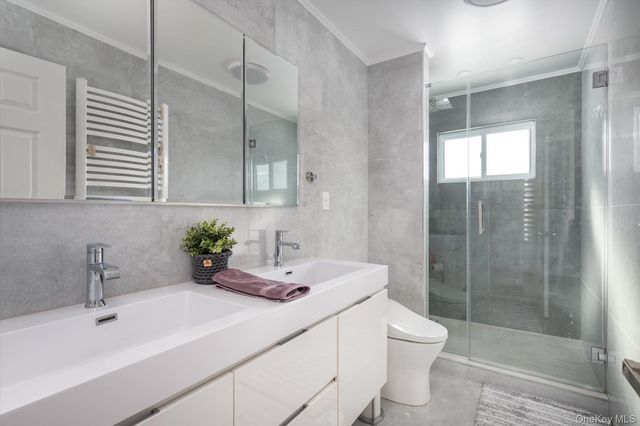 231 3rd Street, Lindenhurst, NY 11757