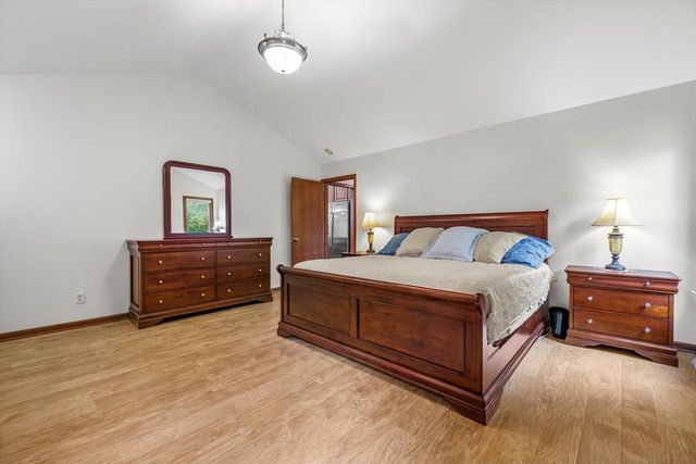 12629 Blue Stem TRAIL, Caledonia, WI 53108