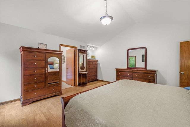 12629 Blue Stem TRAIL, Caledonia, WI 53108