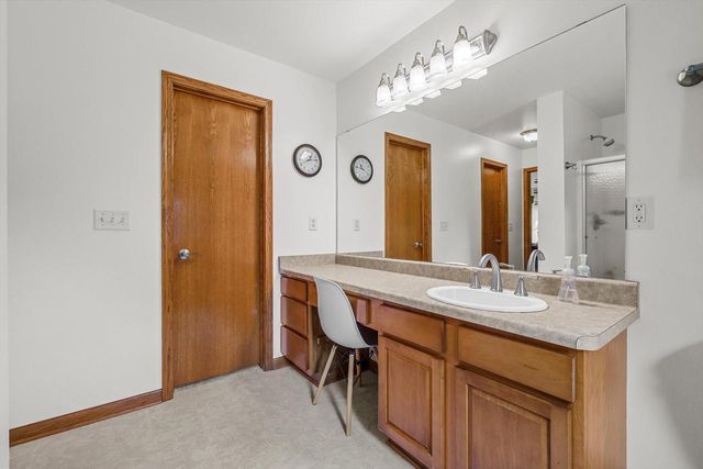 12629 Blue Stem TRAIL, Caledonia, WI 53108
