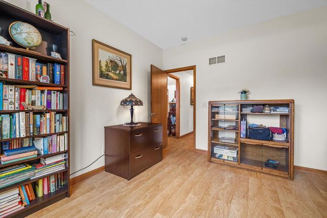 12629 Blue Stem TRAIL, Caledonia, WI 53108