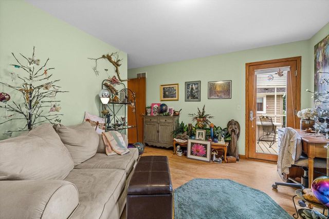 12629 Blue Stem TRAIL, Caledonia, WI 53108