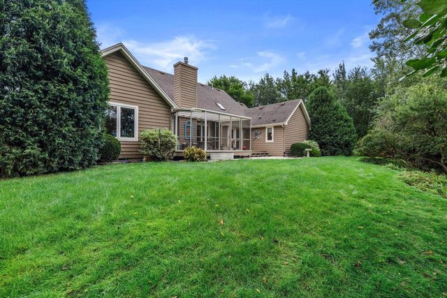 12629 Blue Stem TRAIL, Caledonia, WI 53108