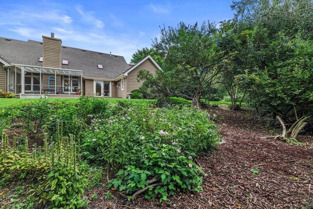 12629 Blue Stem TRAIL, Caledonia, WI 53108