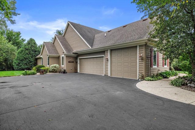 12629 Blue Stem TRAIL, Caledonia, WI 53108
