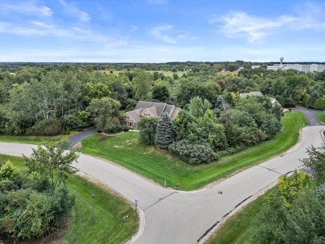 12629 Blue Stem TRAIL, Caledonia, WI 53108