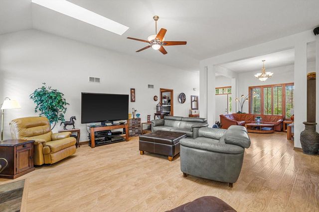 12629 Blue Stem TRAIL, Caledonia, WI 53108